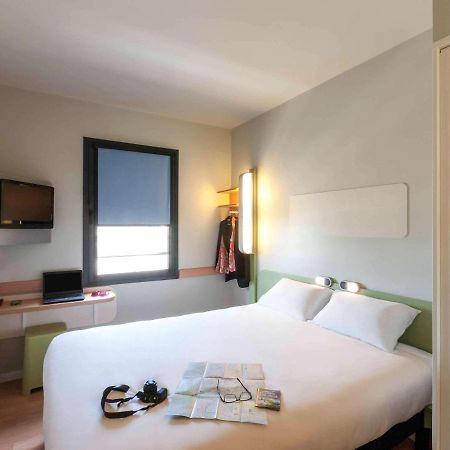 Ibis Budget Valencia Alcasser Silla Exterior foto